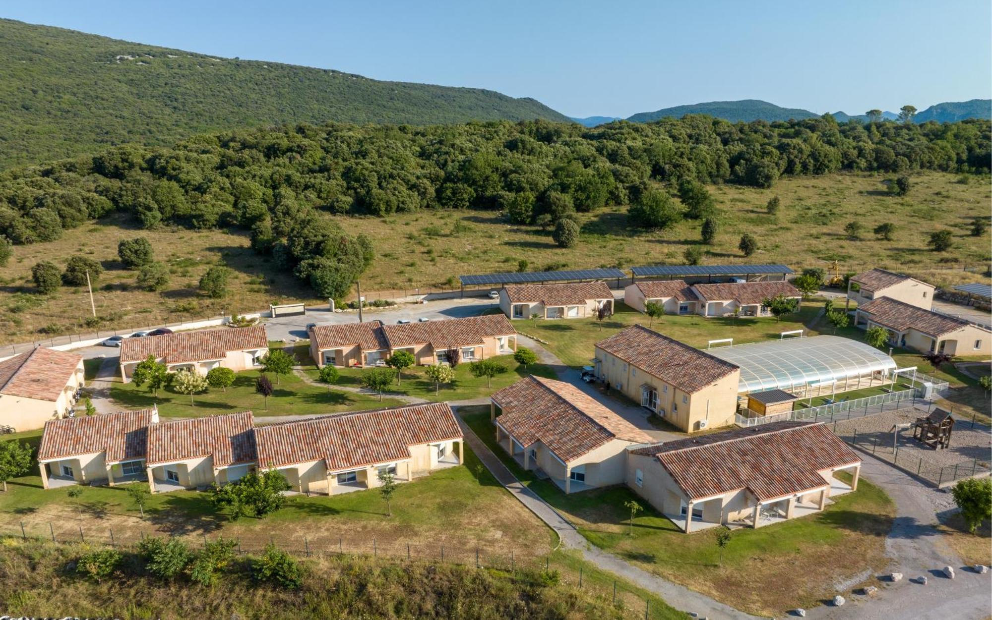 Park & Suites Village Gorges De L'Herault-Cevennes Brissac Eksteriør billede