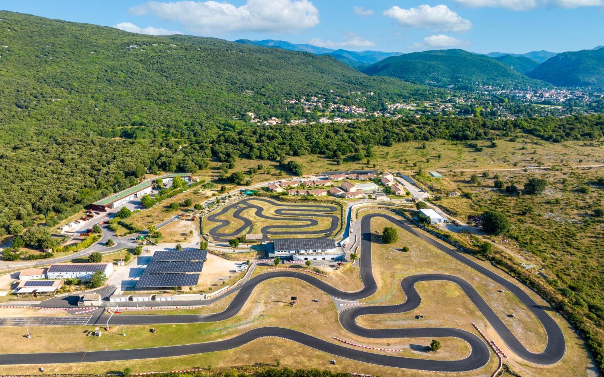 Park & Suites Village Gorges De L'Herault-Cevennes Brissac Eksteriør billede