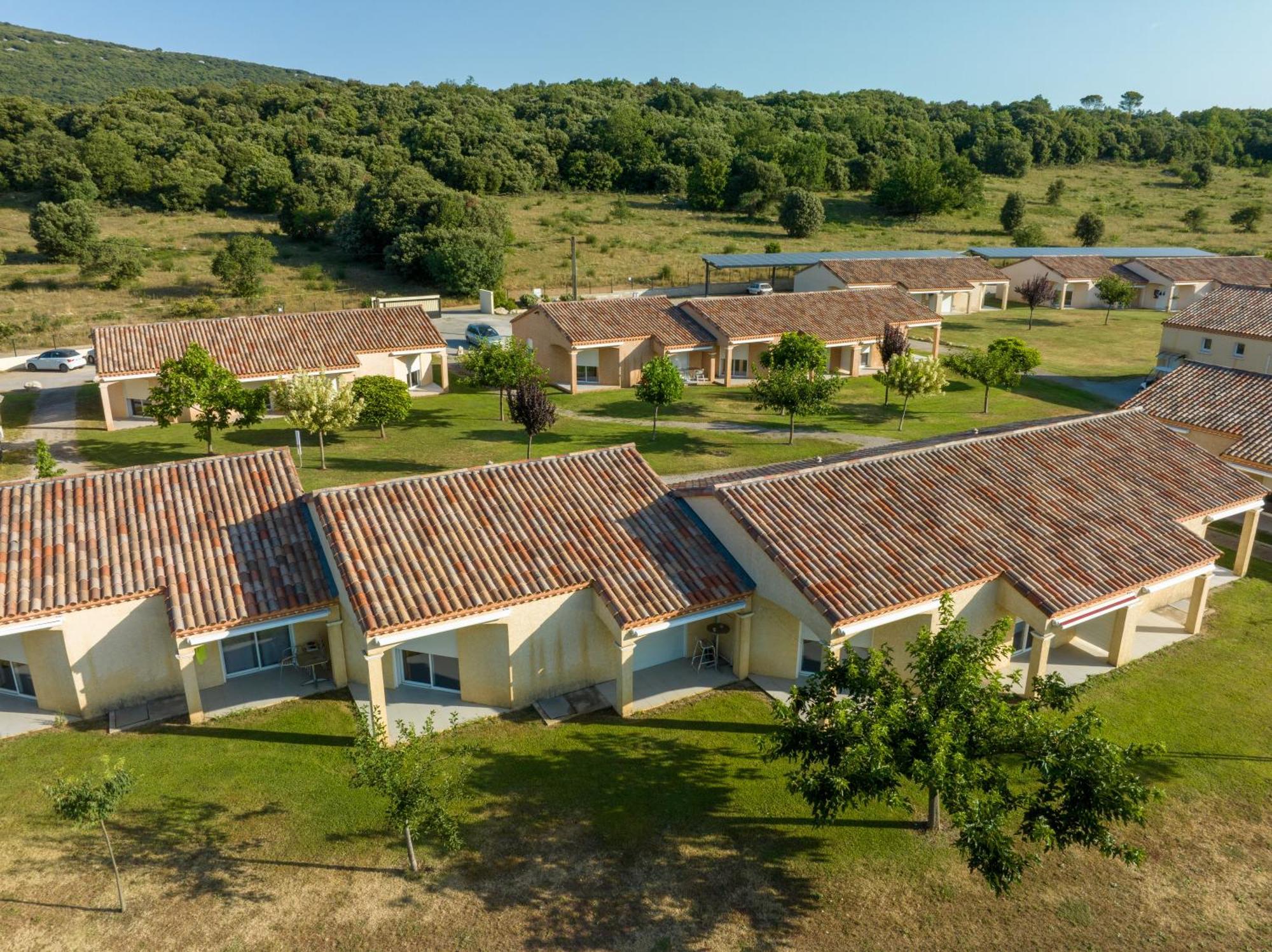 Park & Suites Village Gorges De L'Herault-Cevennes Brissac Eksteriør billede